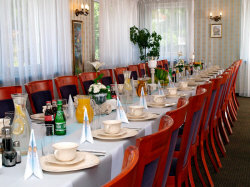 HOTEL pokoje noclegi wypoczynek konferencje imprezy w Swarzędzu Poznań Polska