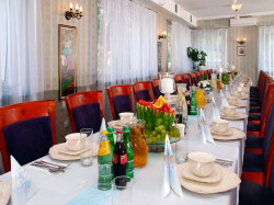 HOTEL pokoje noclegi wypoczynek konferencje imprezy w Swarzędzu Poznań Polska